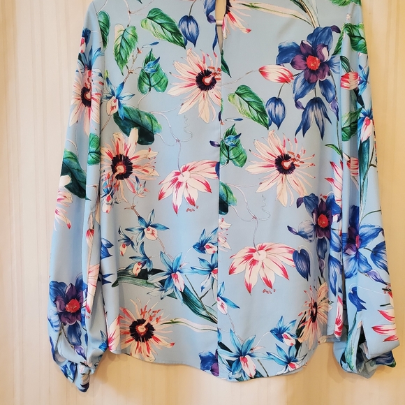 H & M long sleeve floweral blouse - Picture 10 of 11